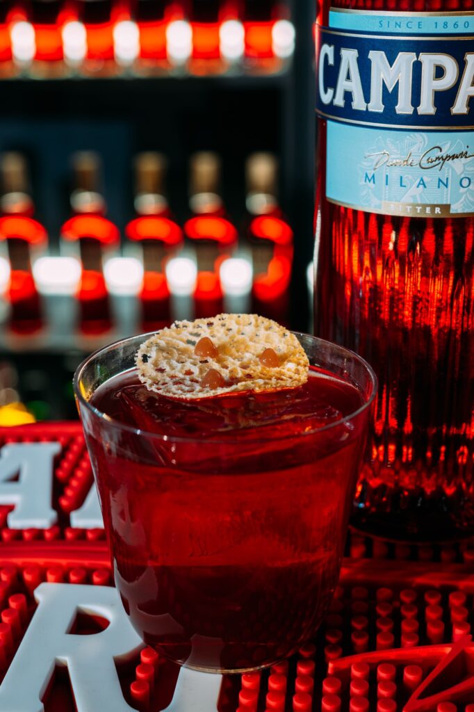 Yes, Chef!, el negroni de Gato Negro con chip de parmesano y gel de higo